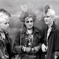 3 Punk girls, King's Rd, London, 80s ST#400