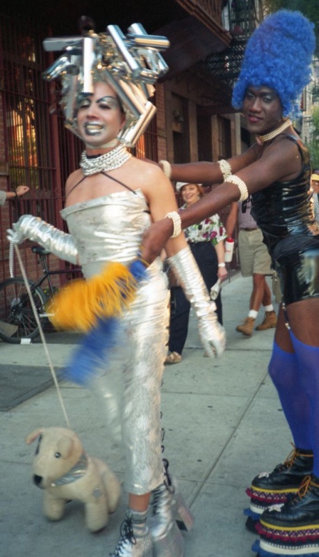 Walking the dog - coming, 'Wigstock' festival in NYC, 1995 ST#99 Walking the dog - coming, 'Wigstock' festival in NYC, 1995 ST#99