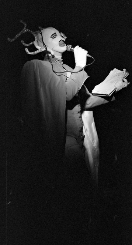 FA#47 - Leigh Bowery presenting fashion show FA#47 - Leigh Bowery presenting fashion show