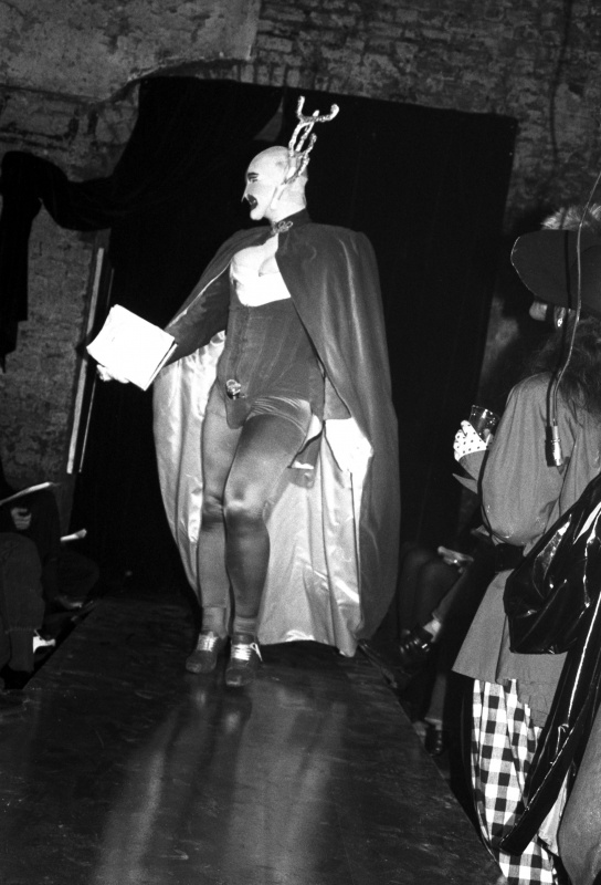 Leigh Bowery presenting fashion show FA#08