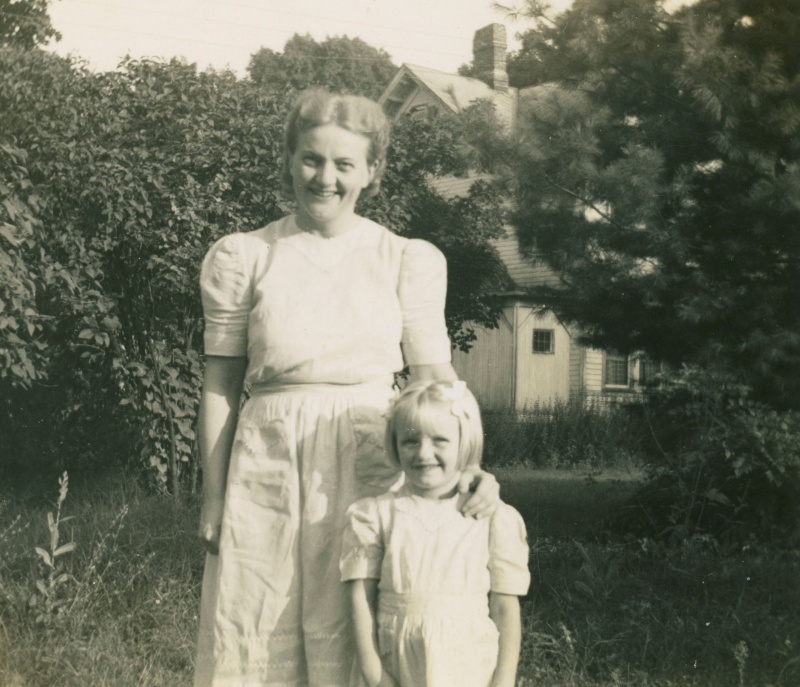 Aunt Ruth and her eldest child, Bev - TP#72 Aunt Ruth and her eldest child, Bev - TP#72